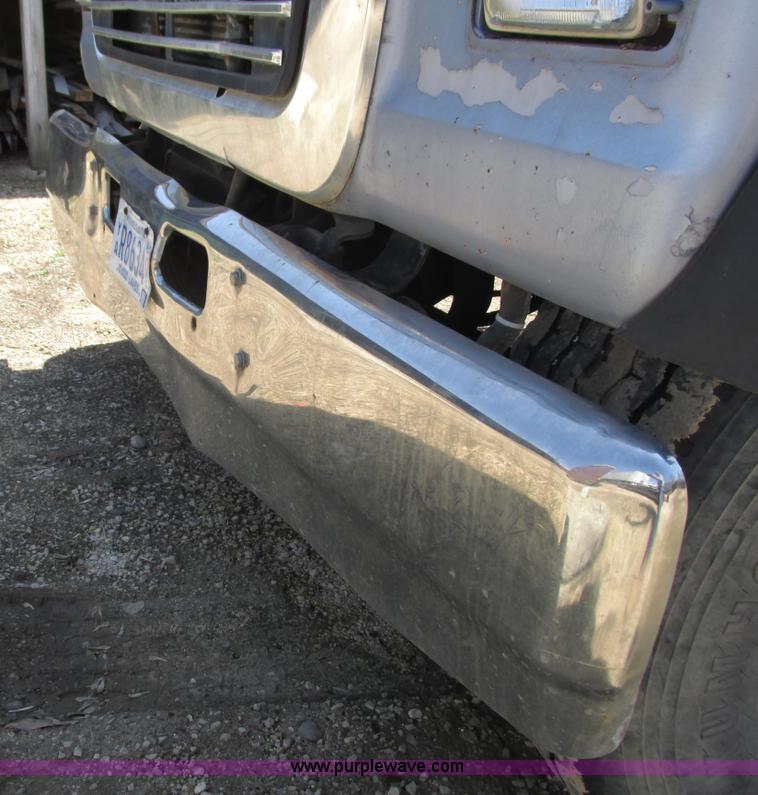 image for item G8769 1990 Ford LNT8000 vacuum truck