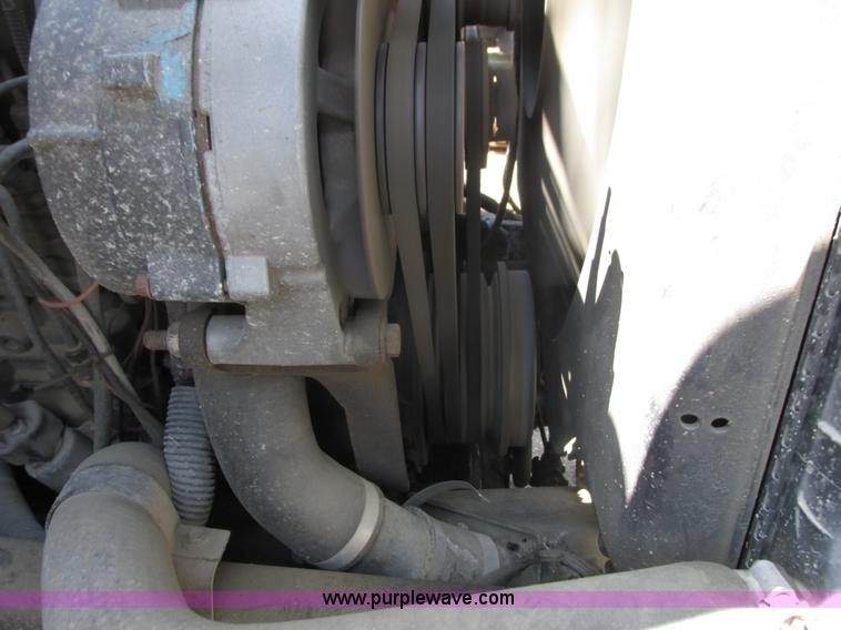 image for item G8769 1990 Ford LNT8000 vacuum truck