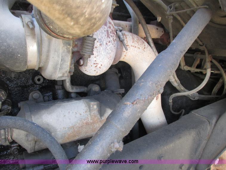 image for item G8769 1990 Ford LNT8000 vacuum truck