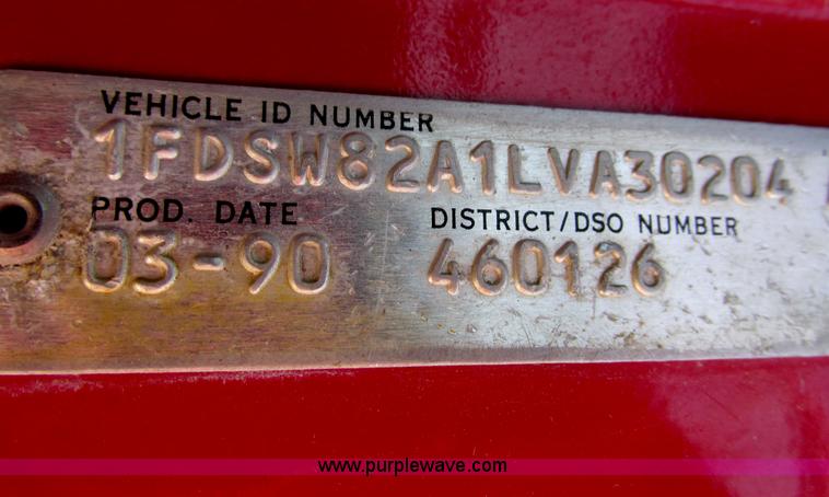 image for item G8769 1990 Ford LNT8000 vacuum truck