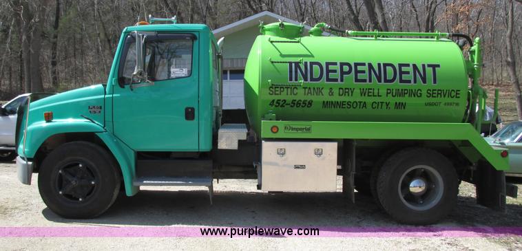 image for item G8773 1994 Freightliner FL60 vacuum truck