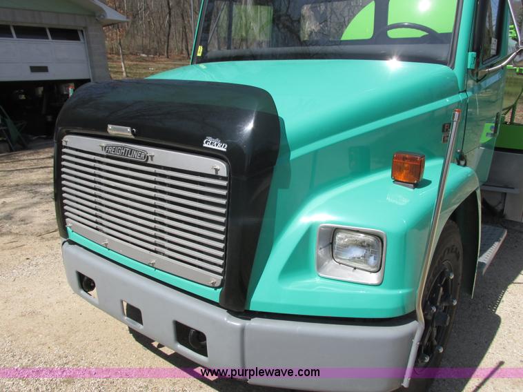 image for item G8773 1994 Freightliner FL60 vacuum truck