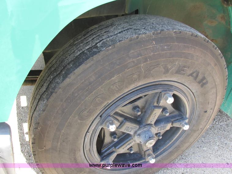 image for item G8773 1994 Freightliner FL60 vacuum truck