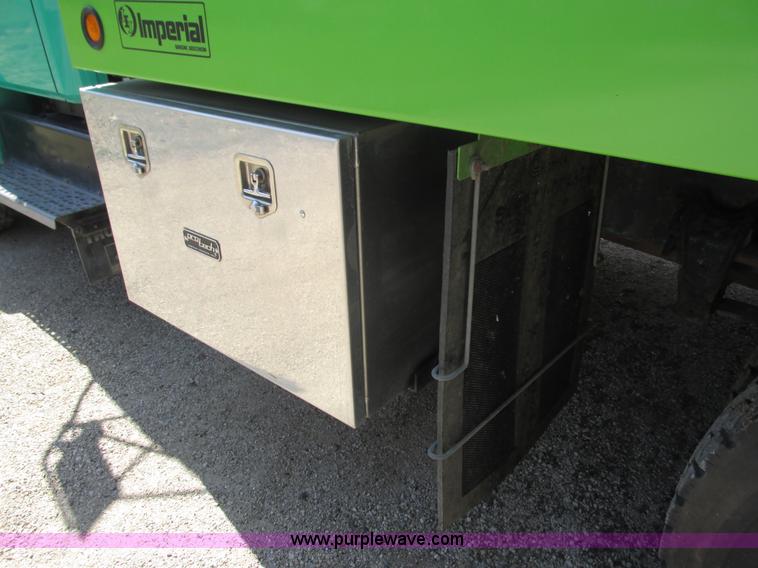 image for item G8773 1994 Freightliner FL60 vacuum truck