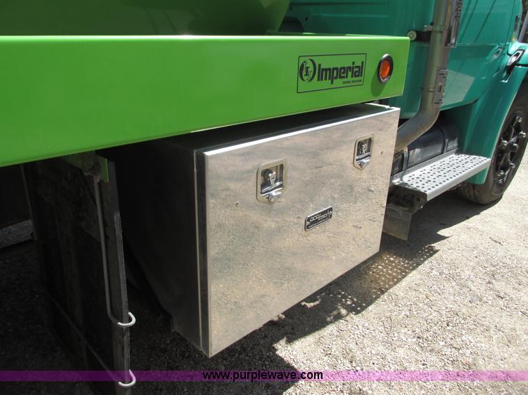 image for item G8773 1994 Freightliner FL60 vacuum truck