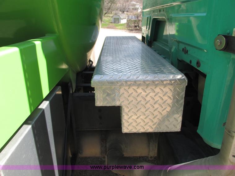 image for item G8773 1994 Freightliner FL60 vacuum truck