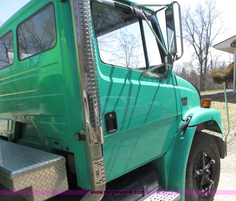 image for item G8773 1994 Freightliner FL60 vacuum truck