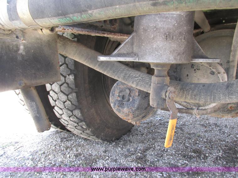 image for item G8773 1994 Freightliner FL60 vacuum truck