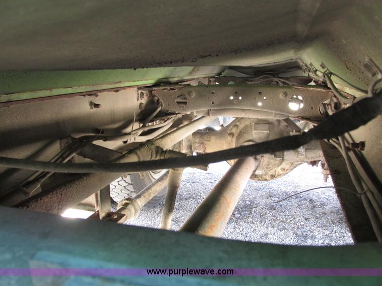 image for item G8773 1994 Freightliner FL60 vacuum truck