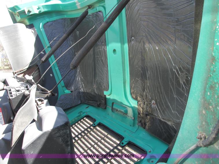 image for item G8773 1994 Freightliner FL60 vacuum truck