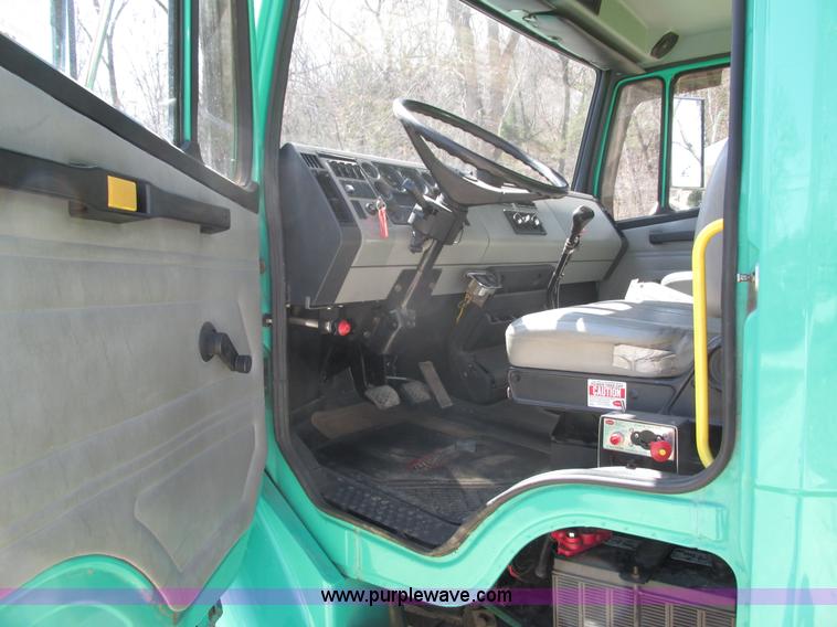 image for item G8773 1994 Freightliner FL60 vacuum truck