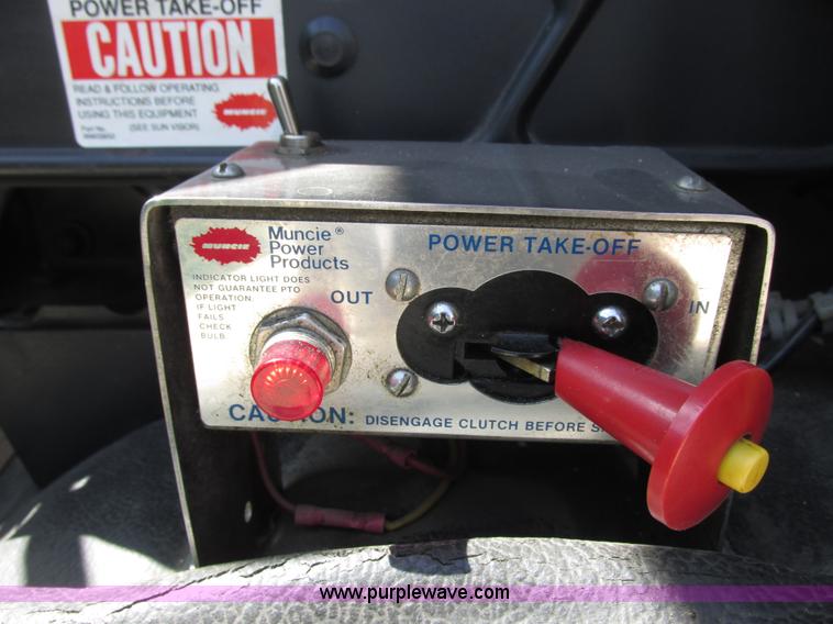 image for item G8773 1994 Freightliner FL60 vacuum truck