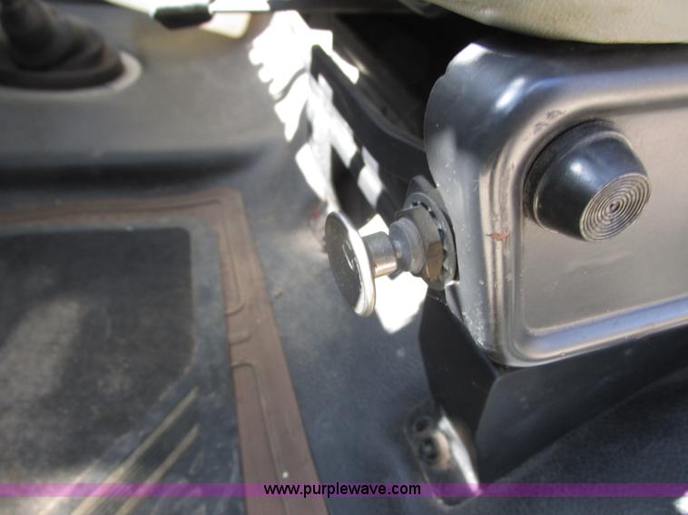 image for item G8773 1994 Freightliner FL60 vacuum truck