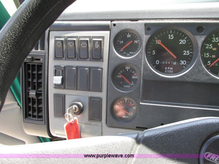 image for item G8773 1994 Freightliner FL60 vacuum truck