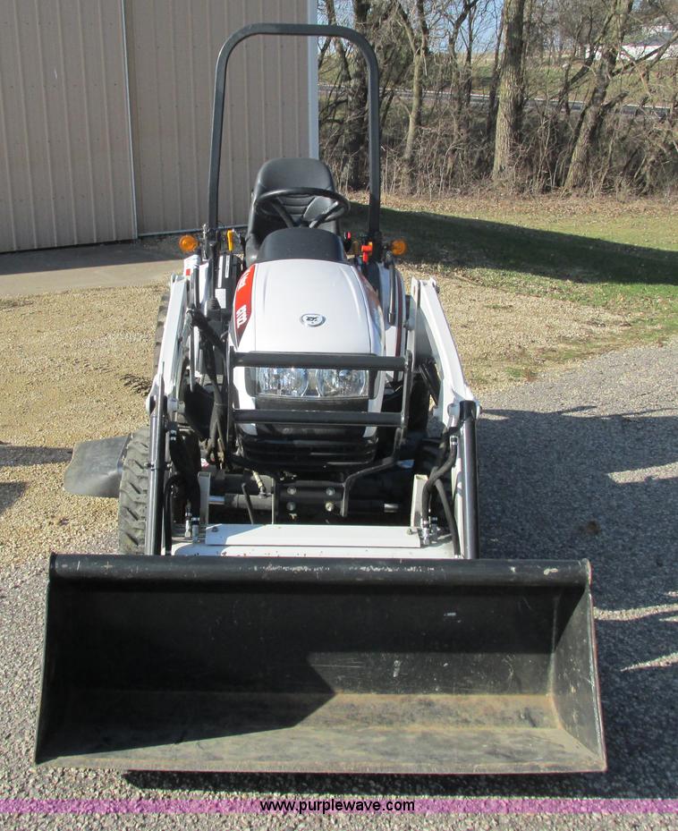 image for item G8776 2009 Bobcat CT122 tractor with loader