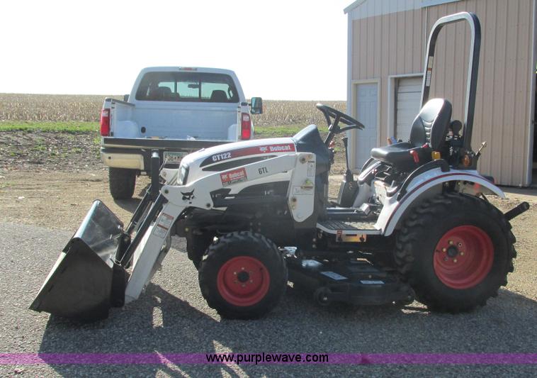 image for item G8776 2009 Bobcat CT122 tractor with loader