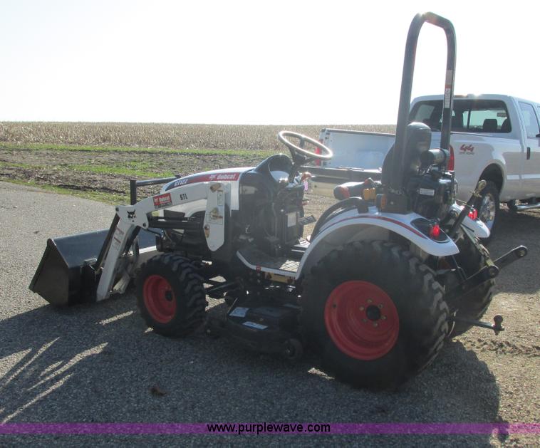image for item G8776 2009 Bobcat CT122 tractor with loader