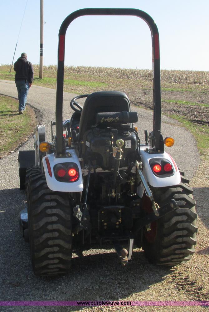 image for item G8776 2009 Bobcat CT122 tractor with loader