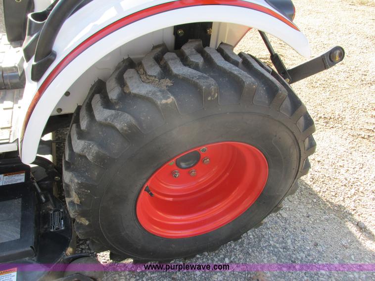 image for item G8776 2009 Bobcat CT122 tractor with loader