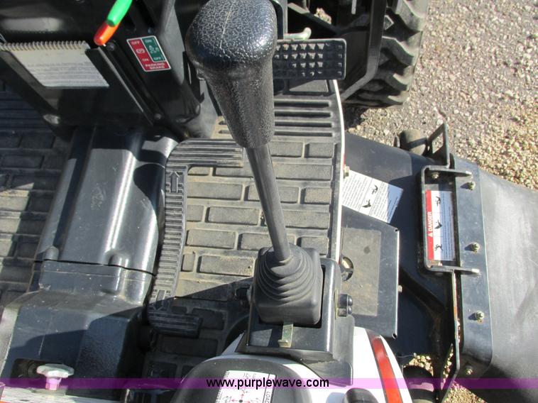 image for item G8776 2009 Bobcat CT122 tractor with loader