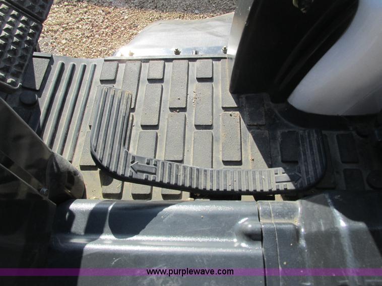 image for item G8776 2009 Bobcat CT122 tractor with loader