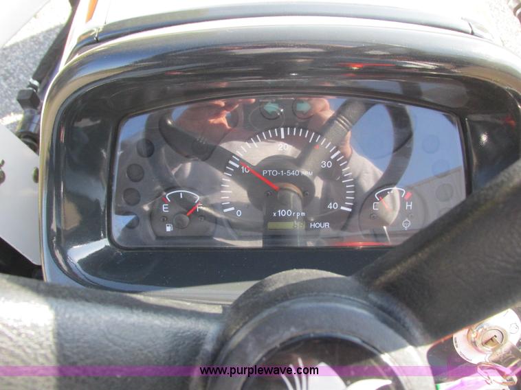 image for item G8776 2009 Bobcat CT122 tractor with loader