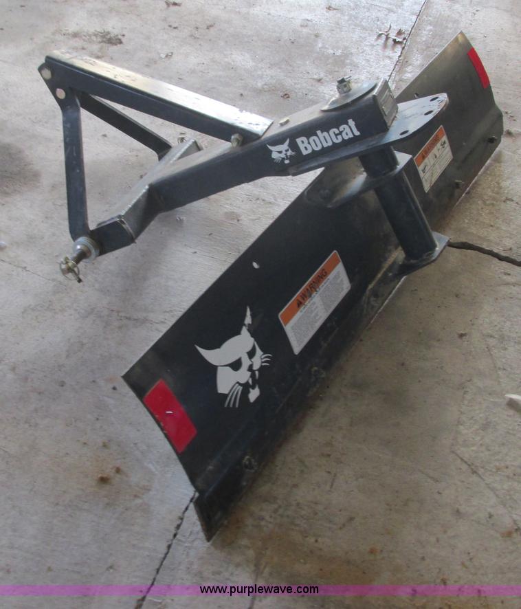 image for item G8776 2009 Bobcat CT122 tractor with loader