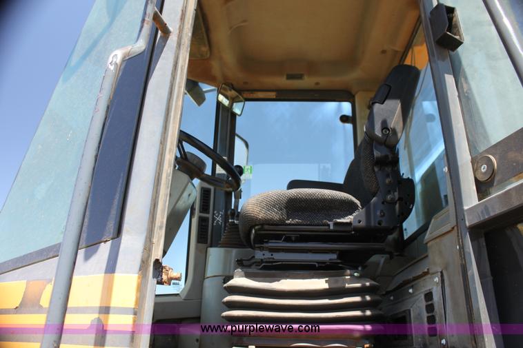 image for item H2105 1999 Case 721C wheel loader