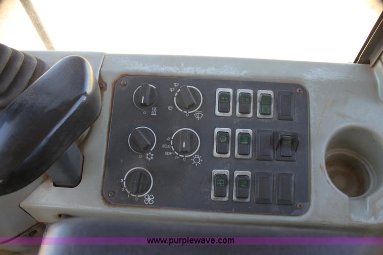 image for item H2105 1999 Case 721C wheel loader