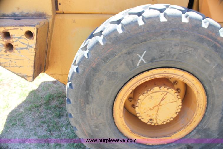 image for item H2105 1999 Case 721C wheel loader