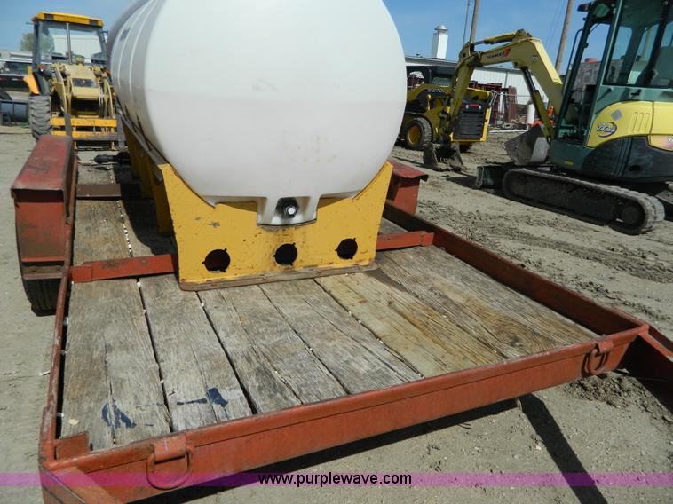 image for item H2475 1983 Belshi trailer