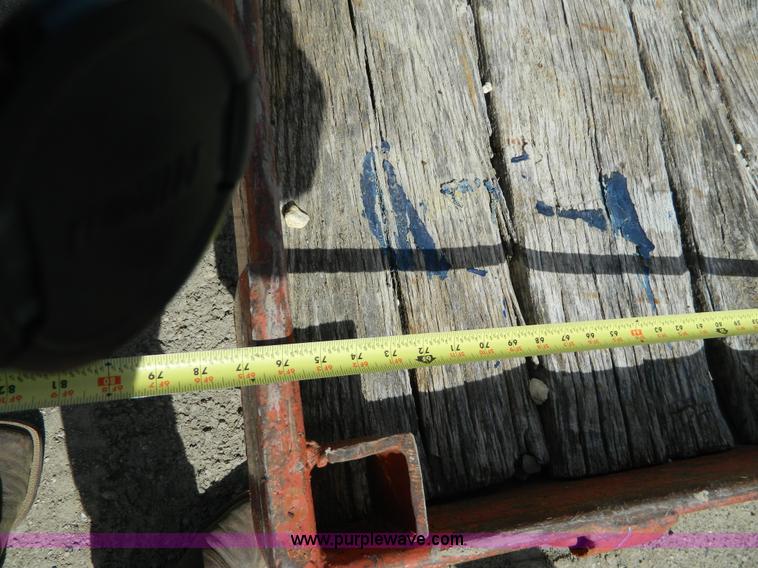 image for item H2475 1983 Belshi trailer