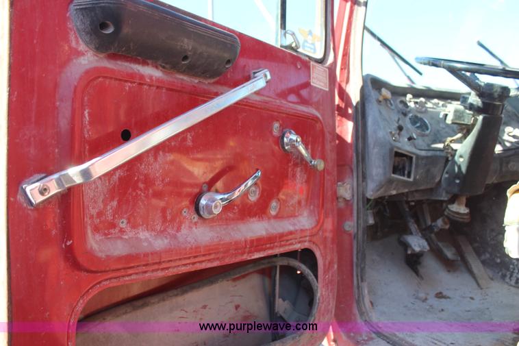 image for item H2632 1985 Ford L9000 dump truck
