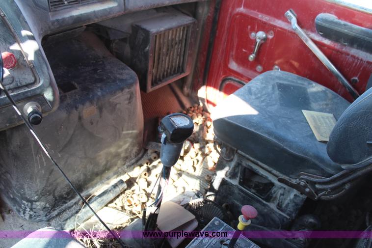 image for item H2632 1985 Ford L9000 dump truck