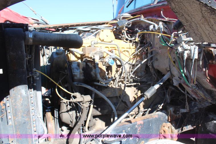 image for item H2632 1985 Ford L9000 dump truck