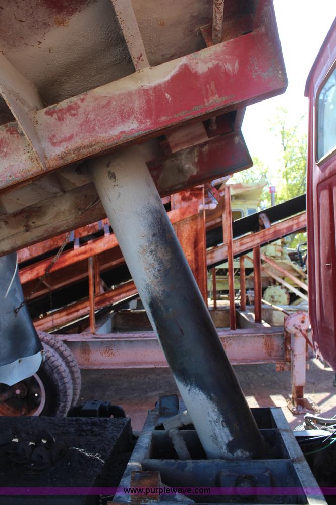 image for item H2632 1985 Ford L9000 dump truck