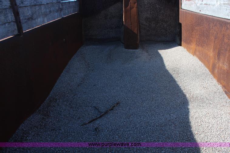 image for item H2632 1985 Ford L9000 dump truck