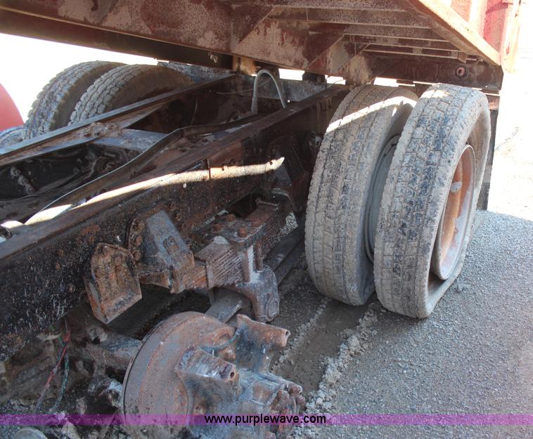 image for item H2632 1985 Ford L9000 dump truck