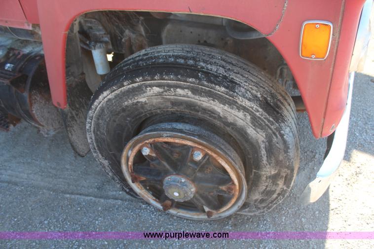 image for item H2632 1985 Ford L9000 dump truck