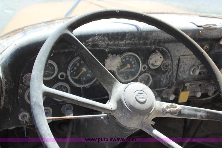 image for item H2634 1971 International 1750 water truck