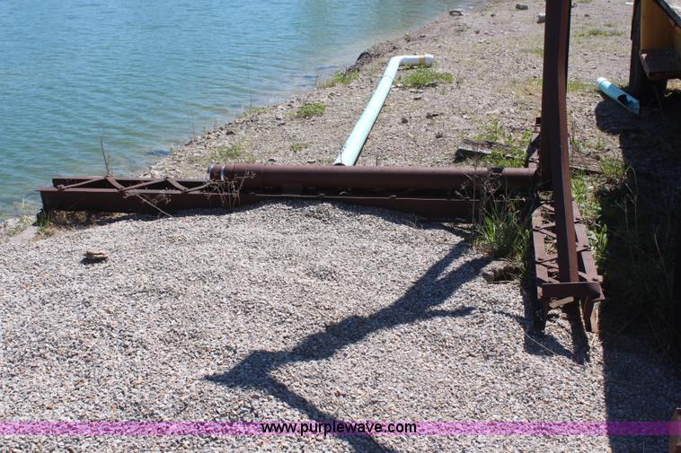 image for item H2634 1971 International 1750 water truck