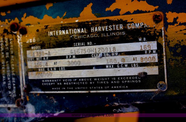 image for item H2634 1971 International 1750 water truck