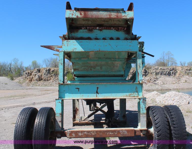 image for item H2635 Cedarapids two deck screen