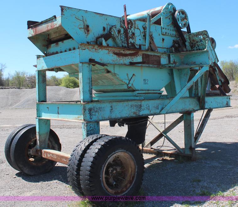 image for item H2635 Cedarapids two deck screen