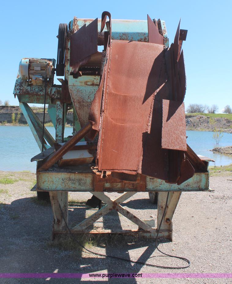 image for item H2635 Cedarapids two deck screen