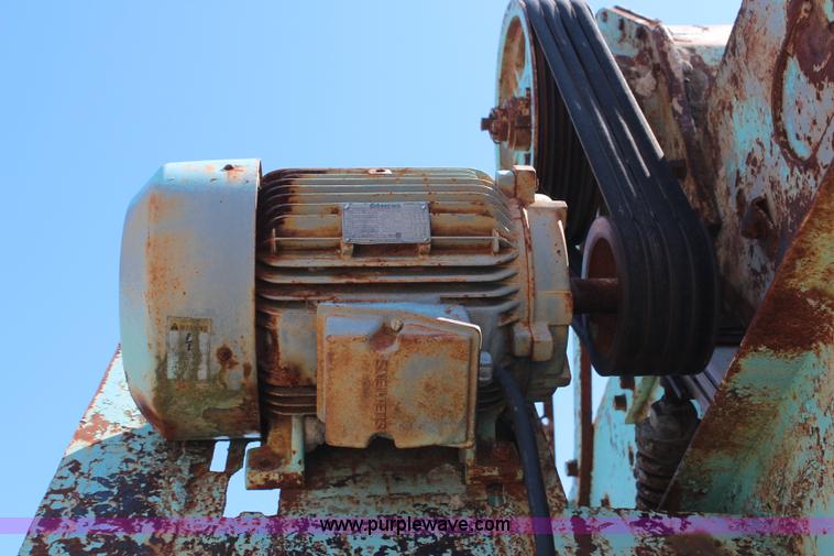 image for item H2635 Cedarapids two deck screen