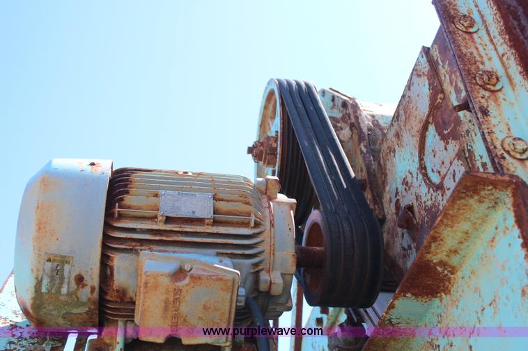 image for item H2635 Cedarapids two deck screen