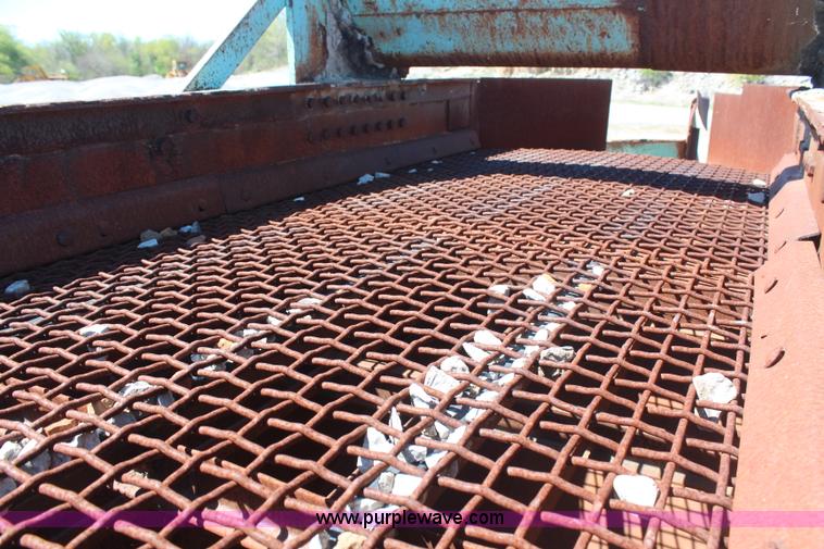 image for item H2635 Cedarapids two deck screen