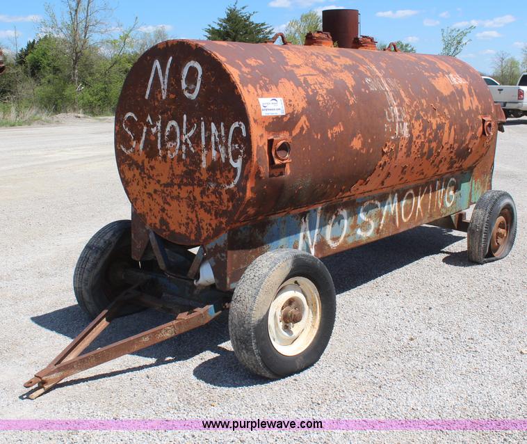 image for item H2638 1,000 gallon fuel tank on running gear