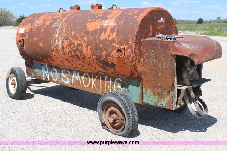 image for item H2638 1,000 gallon fuel tank on running gear